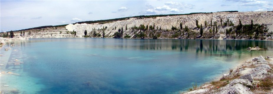 «Мраморное» озеро в Скалистом